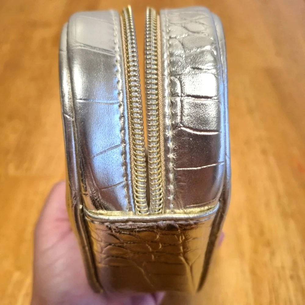 Cle‎ de Peau golden Quilted Cosmetic Bag